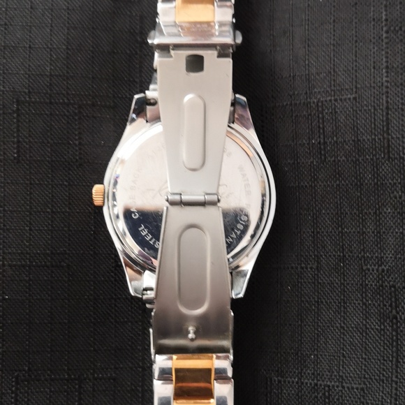 Kenneth Cole Watch - Picture 4 of 8